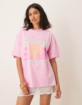 ASOS DESIGN - Oversize-T-Shirt in Rosa mit „Soleil"-Print