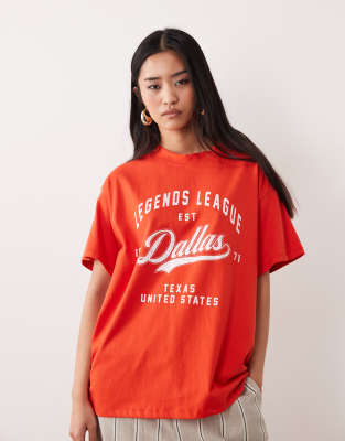 ASOS DESIGN - Oversize-T-Shirt in Rot mit „Dallas"-Fußballgrafik