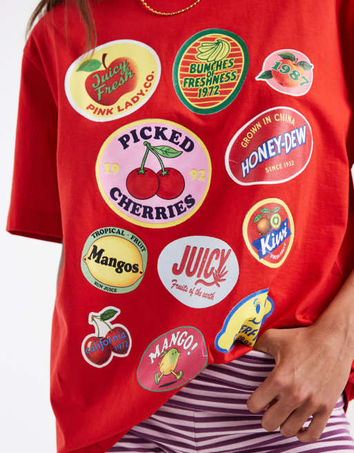 ASOS DESIGN – Oversize-T-Shirt in Rot mit Früchte-Stickerprints, 2 von 4