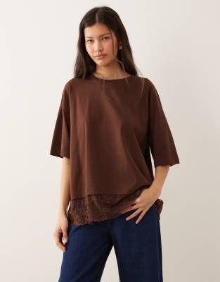 ASOS DESIGN - Oversize-T-Shirt in Schokobraun mit Spitzenbesatz-Brown