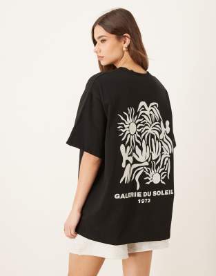 ASOS DESIGN - Oversize-T-Shirt in Schwarz mit Blumenprint auf dem Rücken-Weiß