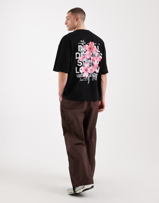ASOS DESIGN – Oversize-T-Shirt in Schwarz mit floralem Rückenprint, 2 von 5