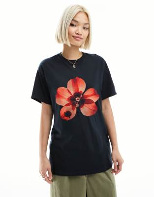 ASOS DESIGN - Oversize-T-Shirt in Schwarz mit Gepresster-Blume-Grafikprint