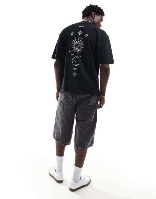 ASOS DESIGN – Oversize-T-Shirt in Schwarz mit Himmelskörper-Print entlang der Wirbelsäule, 3 von 4