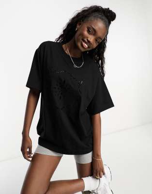 ASOS DESIGN - Oversize-T-Shirt in Schwarz mit Lockstickerei-Black