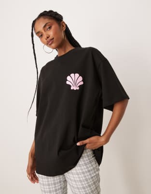 ASOS DESIGN - Oversize-T-Shirt in Schwarz mit Muschel-Schaumprint