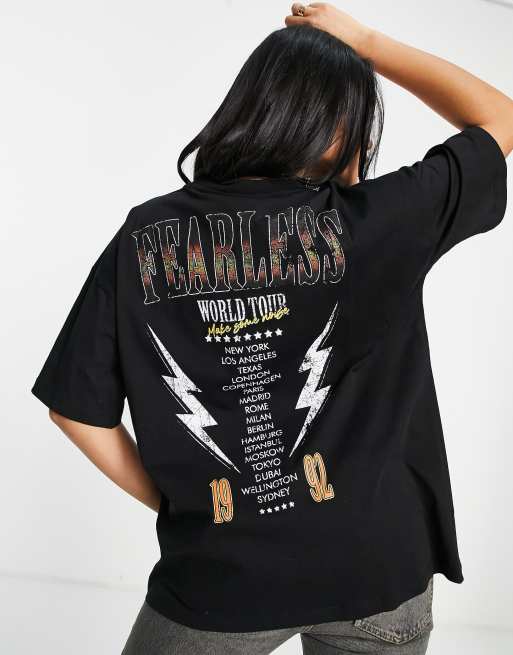 ASOS DESIGN – Oversize-T-Shirt in Schwarz mit nietenbesetztem Rock-Grafikprint, 2 von 4