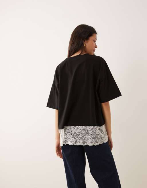 ASOS DESIGN – Oversize-T-Shirt in Schwarz-Weiß mit breiter Spitzenbordüre unterlegt, 2 von 4