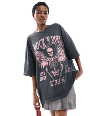 ASOS DESIGN - Oversize-T-Shirt in verwaschenem Anthrazit mit „Rock N Roll"-Skelettprint-Grau