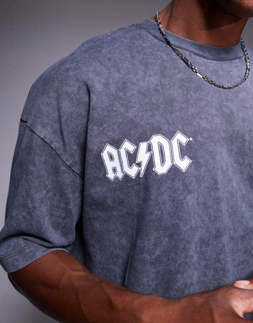ASOS DESIGN – Oversize-T-Shirt in verwaschenem Anthrazit mit Unisex-Schnitt und lizenzierten AC/DC-Prints, 2 von 4