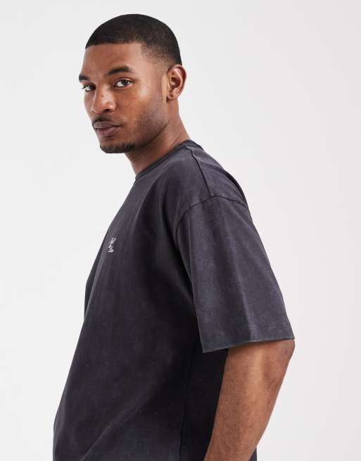 ASOS DESIGN – Oversize-T-Shirt in verwaschenem Schwarz mit Würfel-Grafikprint, 5 von 5