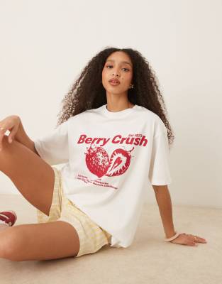 ASOS DESIGN - Oversize-T-Shirt in Weiß mit „Berry Crush"-Print
