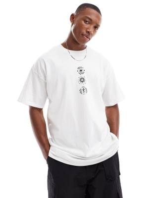ASOS DESIGN – Oversize-T-Shirt in Weiß mit Himmelskörper-Print auf der Brust
