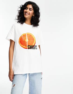 ASOS DESIGN - Oversize-T-Shirt in Weiß mit Orangen-Print