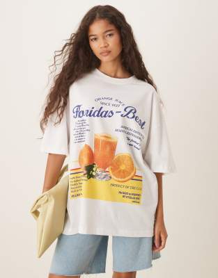 ASOS DESIGN - Oversize-T-Shirt in Weiß mit Orangensaft-Grafik