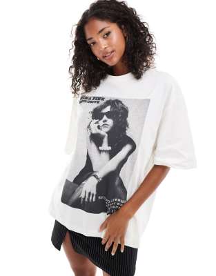 ASOS DESIGN - Oversize-T-Shirt in Weiß mit Schwarzweiß-Fotoprint am Rücken