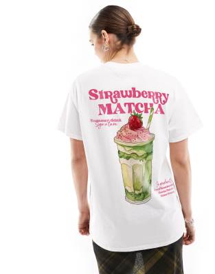 ASOS DESIGN - Oversize-T-Shirt in Weiß mit „Strawberry Matcha"-Grafikprint