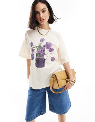 ASOS DESIGN - Oversize-T-Shirt in Weiß mit Tulpen-Grafikstickerei