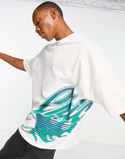 ASOS DESIGN – Oversize-T-Shirt in Weiß mit umlaufenden Chicago-Cityprint, 4 von 4