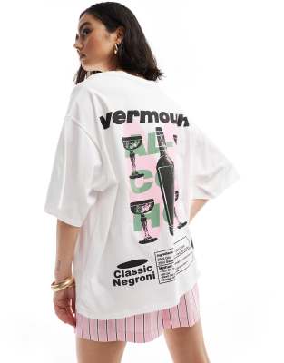 ASOS DESIGN - Oversize-T-Shirt in Weiß mit Vermouth-Drink-Grafik auf dem Rücken