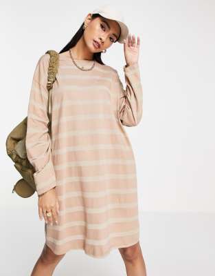 ASOS DESIGN - Oversize-T-Shirt-Kleid mit farblich abgestimmten Streifen in Taupe-Braun