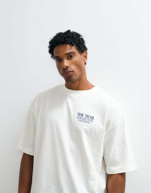 ASOS DESIGN oversize t-shirt med bergsprint i cream, 4 av 5