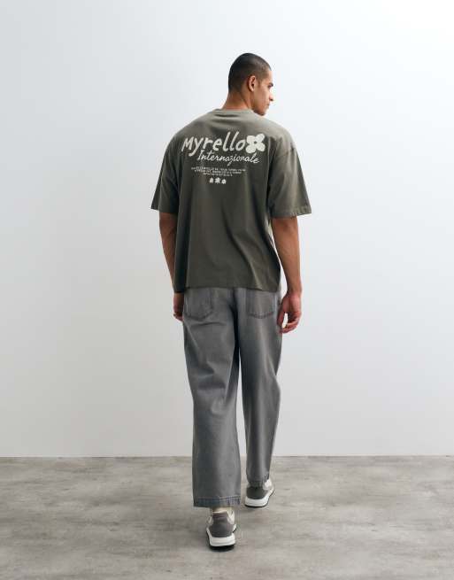 ASOS DESIGN oversize t-shirt med texttryck på ryggen i olivgrönt, 2 av 5