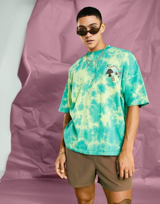 ASOS DESIGN – Oversize-T-Shirt mit grünem Batikmuster und Pilz-Print auf der Brust