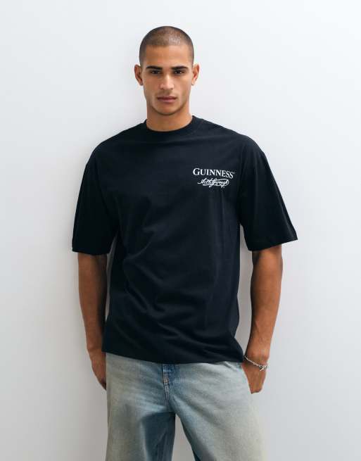 ASOS DESIGN Oversize-T-Shirt mit Guinness-Multidruck auf der Rückseite in Schwarz, 5 von 10