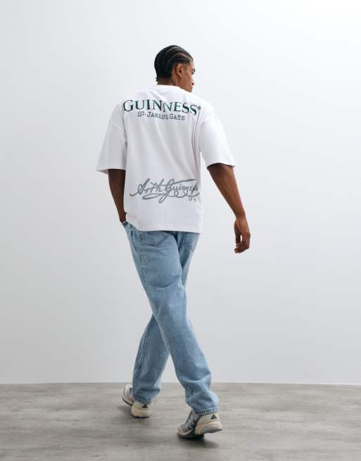 ASOS DESIGN Oversize-T-Shirt mit Guinness-Print in Weiß, 4 von 5