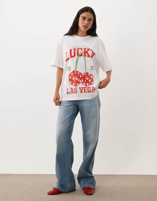 ASOS DESIGN Oversize-T-Shirt mit Kirschen-Grafik in Weiß, 3 von 4