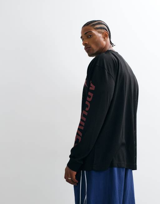 ASOS DESIGN Oversize-T-Shirt mit langen Ärmeln und Grafik aus schwarzem Mesh, 4 von 5