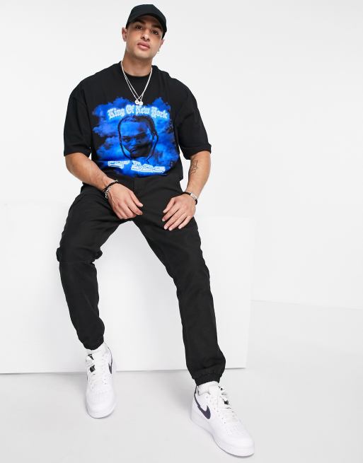 エイソス Asos Design メンズ Tシャツ トップス Oversized T Shirt With Pop Smoke Print In Black ブラック 保障できる Iacymperu Org