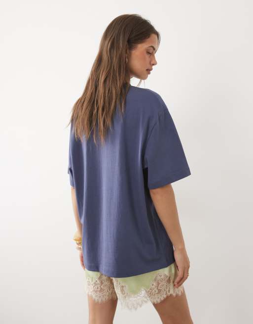 ASOS DESIGN Oversize-T-Shirt mit Postkartenmotiv in Blau, 2 von 4