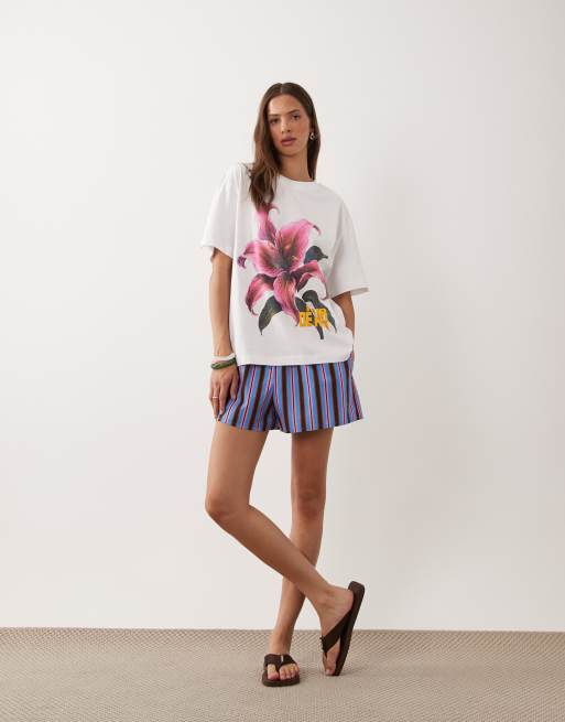 ASOS DESIGN oversize top z kwiatowym nadrukiem w kolorze białym, 2 z 4