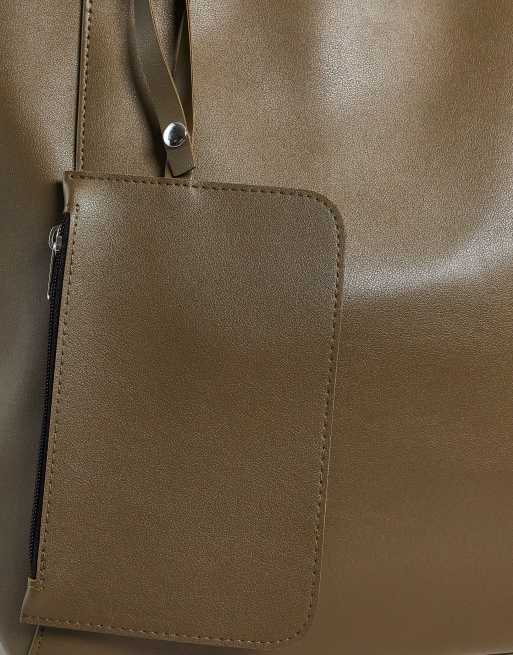 ASOS DESIGN – Oversize-Tragetasche aus Kunstleder in Khaki mit abnehmbarer Geldbörse, 4 von 4