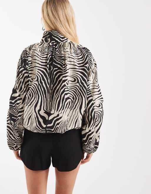 ASOS DESIGN – Oversize-Trainingsjacke mit Ballonsaum und Zebramuster, 4 von 4