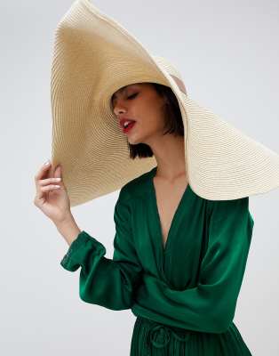 oversized straw sun hats