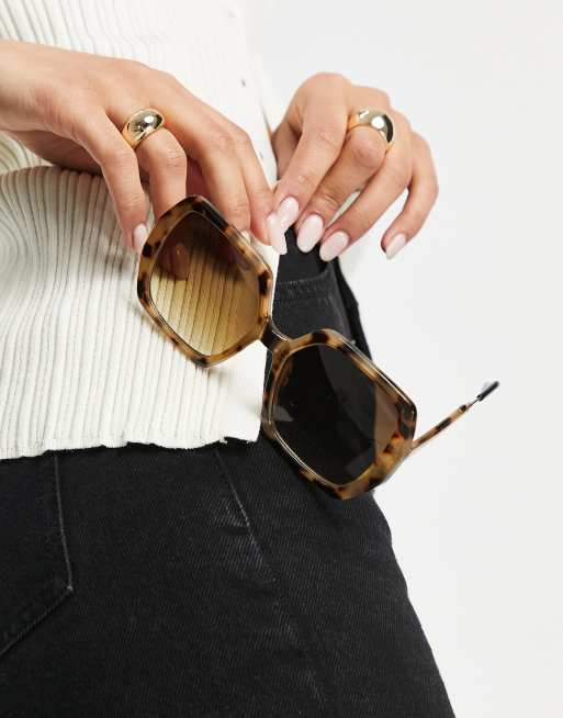 ASOS DESIGN oversized 70s sunglasses in milky tort, 3 of 4