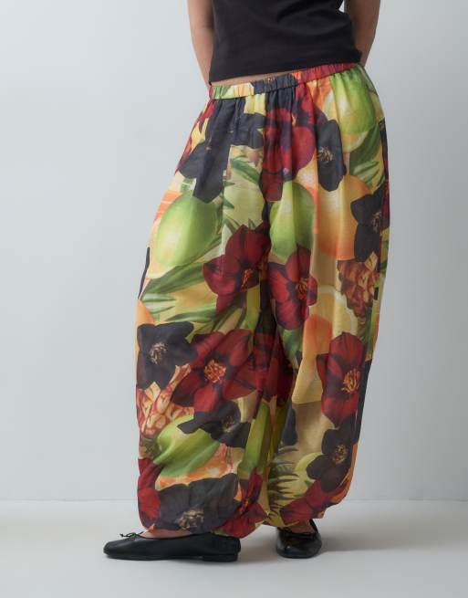 ASOS DESIGN ruffle top co-ord in tropical print, 2 of 3