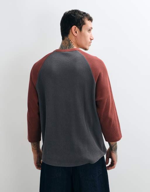 ASOS DESIGN oversized baseballtop met wafelstructuur en wassing met lange mouwen in grijs en bruin, 2 van 10