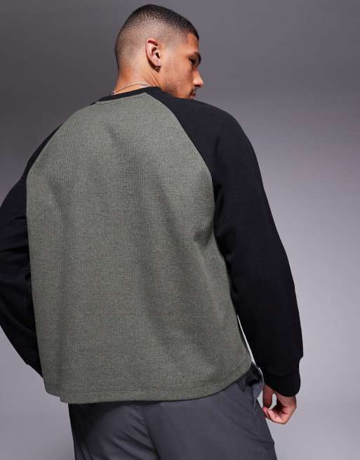 ASOS DESIGN oversized boxy contrast raglan t-shirt in khaki waffleand black waffle, 2 of 4