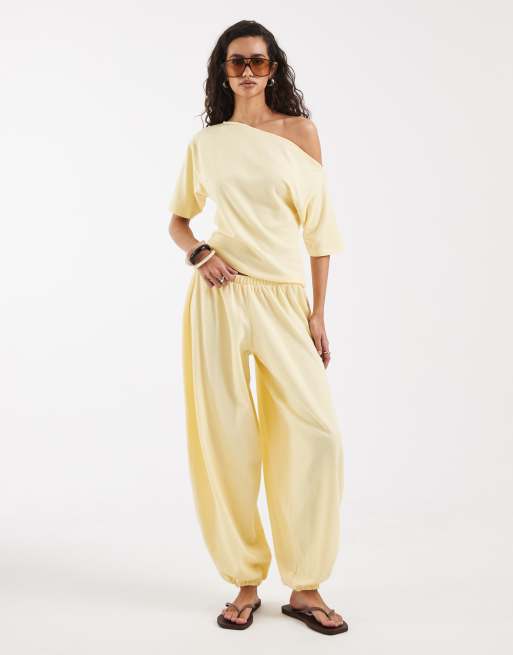 ASOS DESIGN - Co-ord set met textuur in lichtgeel, 2 van 6