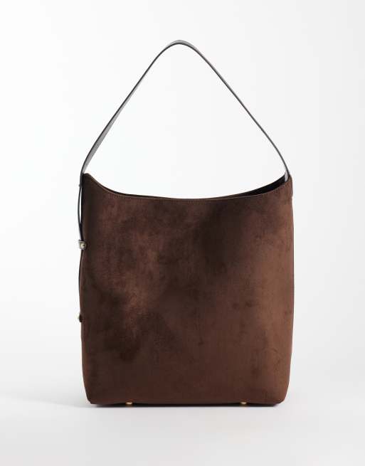 ASOS DESIGN oversized bucket tote tas van imitatiesuède in donkerbruin, 4 van 4