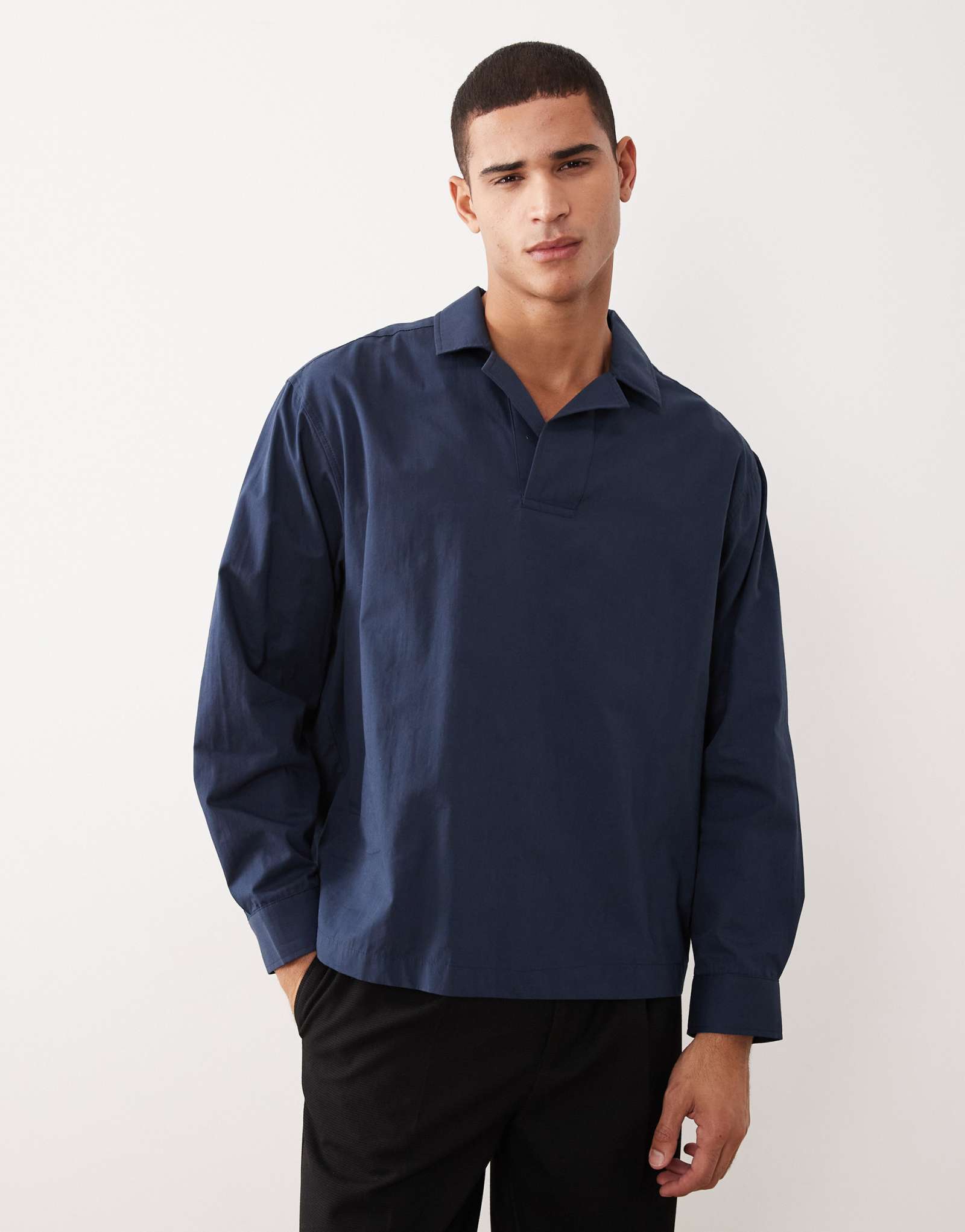 Поплиновая рубашка ASOS DESIGN oversize camp темно-синего цвета