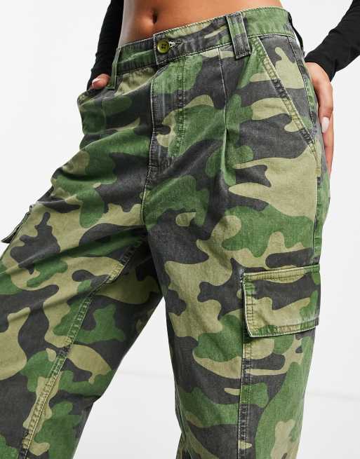 ASOS DESIGN oversized cargo pants in khaki camo, 3 of 4