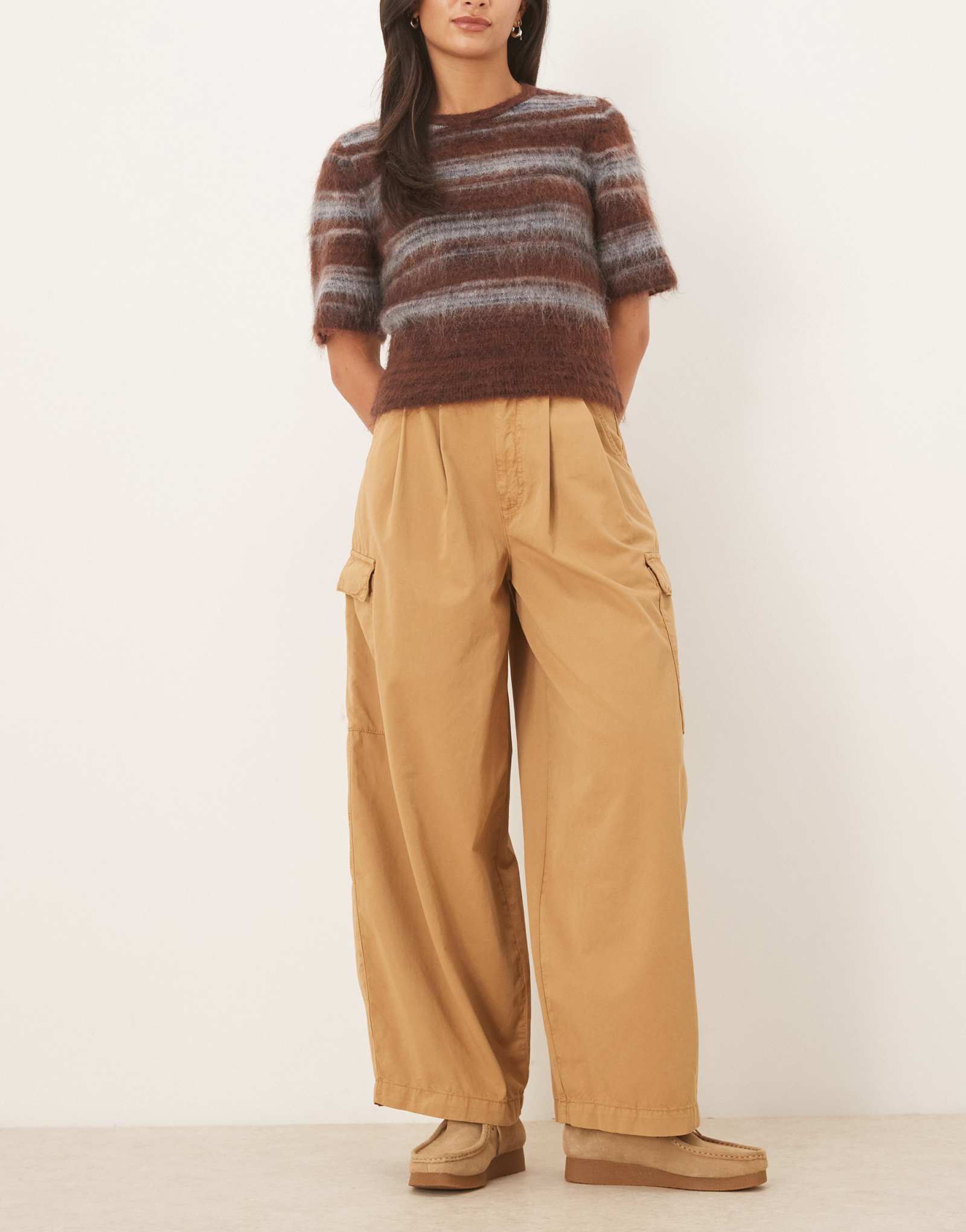 ДИЗАЙНЕРСКИЕ брюки-карго оверсайз от ASOS со складками верблюжьего цвета