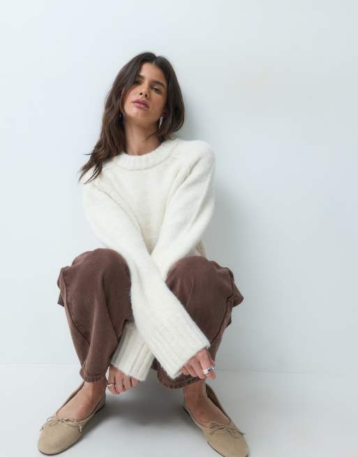 ASOS DESIGN oversized fluffy jumper in cream, 2 of 4