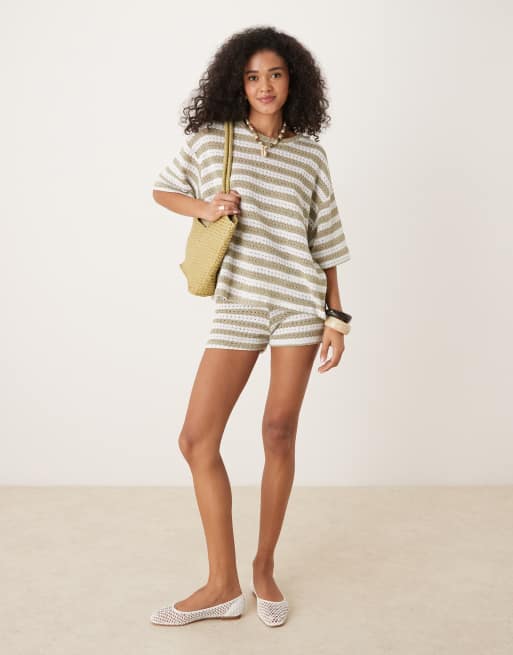ASOS DESIGN - Oversized gebreid gestreept T-shirt in olijfgroen en crème, deel van co-ord set, 2 van 4