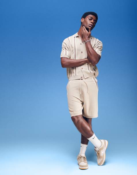 ASOS DESIGN - Oversized gebreide short met zijstreep en textuur in beige, deel van co-ord set - view 1